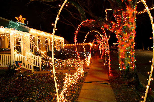 Carmichael-christmas-light-installation-service this image shows Christmas lights in Carmichael, CA