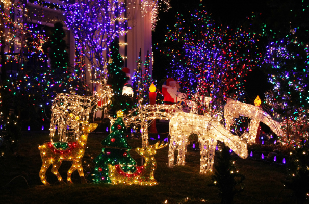 christmas-light-installation-Carmichael-CA this image shows Christmas light installation in Carmichael, CA